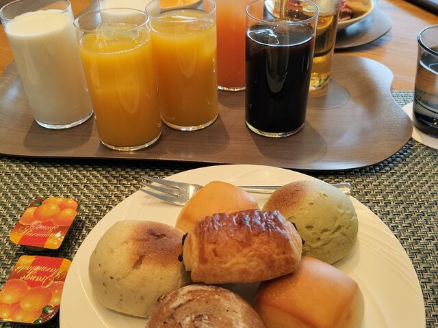 �h�����N�o�[�ƃu���b�h_���G�N�Z���z�e�����}