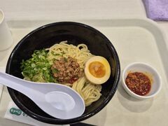 ���B����̃����K�[�n�b�g�C�I�����[������G�A���X�ւ̓��e�ʐ^1