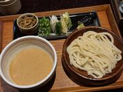 ZUNDAM����̎l���͌����̓��e�ʐ^1