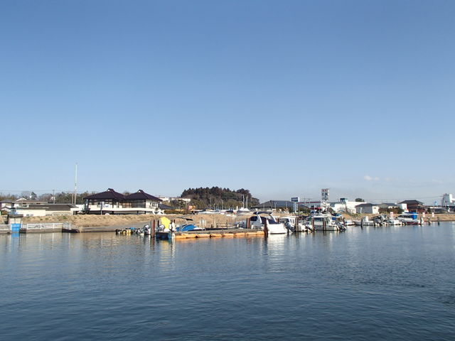 �Q�����f_�����{�[�g�T�[�r�X