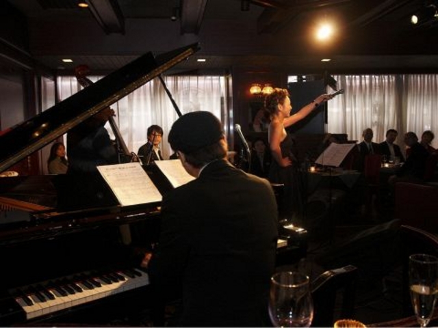 ROYAL HORSE Cz[X̎ʐ^1