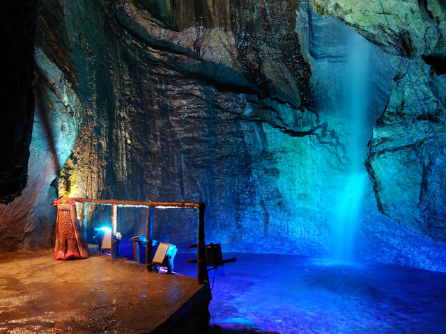 �ŉ��ɍL�����Ԃɗ��ꗎ����V�̊�˂̑�͈����I_��ϓ�