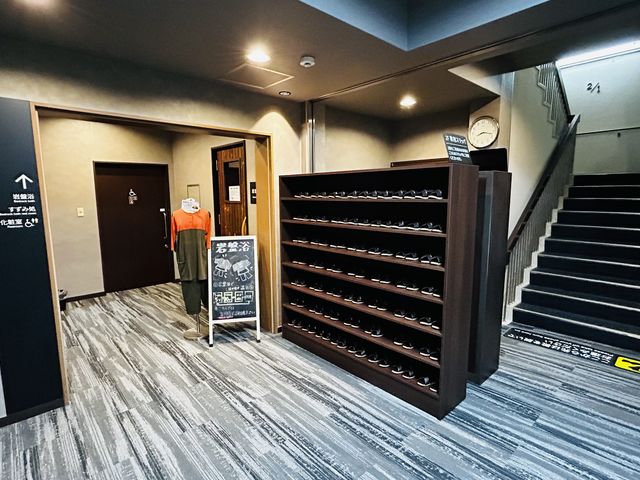 ��Ւ��𒅂Ċ�ՃR�[�i�[�ց�_���[�g�C���O�����e�B�A���ɕ{