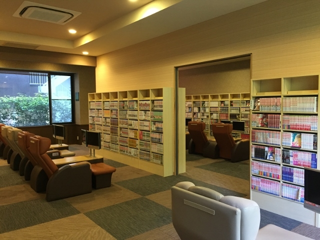 �{��2�K�̃����N�[�[�V�������[���ɂ�10,000���ȏ�̖���R�[�i�[�B������ǂ����B_���[�g�C���O�����e�B�A���ɕ{