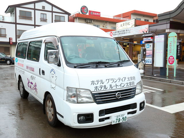 �z�e���̑��ɕ{�w�̖����V���g���o�X�B�����\���������܂��B_���[�g�C���O�����e�B�A���ɕ{