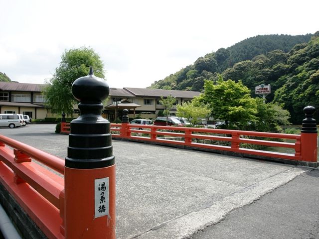 �z�e���̖ڈ�A���ۋ���n���Ă��炵�Ă��������B_��̖�����O�����h�z�e��