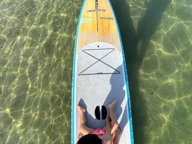 ���q����Ɠ�l�����ł��܂��B�����g�ɗh����Ƃ݂�ȃ{�[�h�̏�ŐQ������Ă܂��B�i�΁j_SUP RESORT CLUB AO(���y���V�����I���[�u)