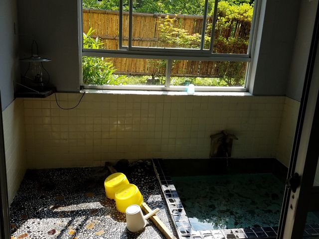 ���� - �傫�ȑ���������������ނ����C�ł��B��l3�����炢�܂ł̃T�C�Y�B_�Ö��Ƃ̏h�@����