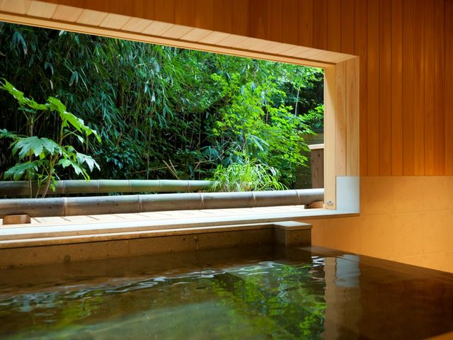 ����ݐؕ��C�w�a�y�x�B�z���̂悤�ȑ��̌������ɂ͎l�G�܁X�̐F�ʂ��L����܂��B_�g�c���R���t