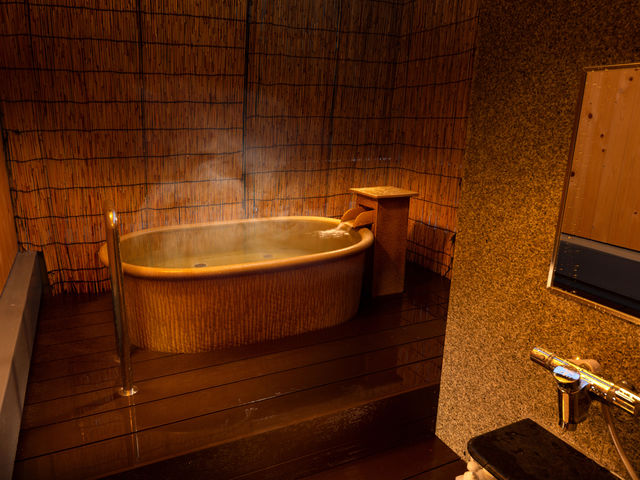 �L�n����`����E����4�̑ݐؕ��C�`�����̏h�@�N�M