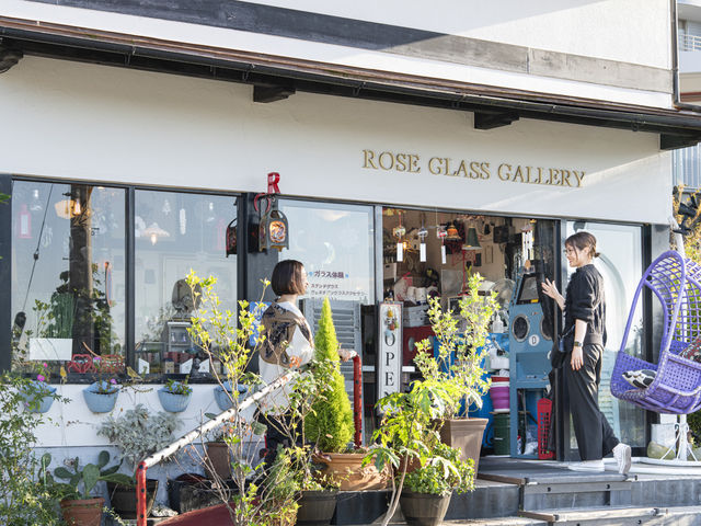 *�y���ӎU��zROSEGLASSGALLERY�ŃK���X�H��̌�_�L�n����`����E����4�̑ݐؕ��C�`�����̏h�@�N�M