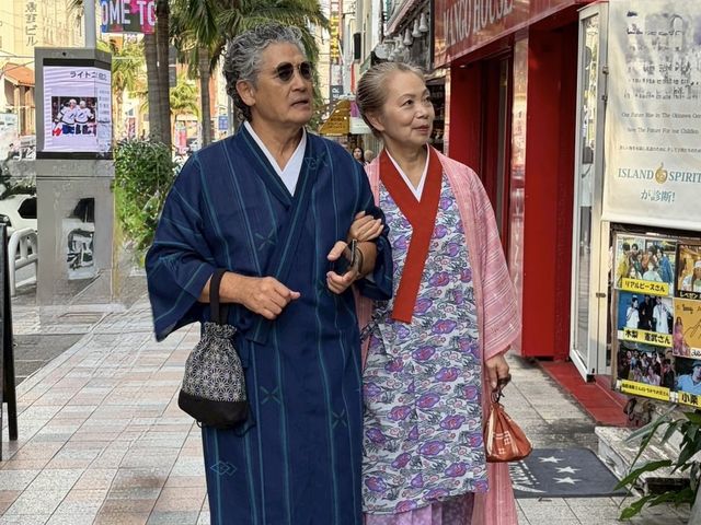 �����𒅂č��ےʂ���U���_���ꗮ����