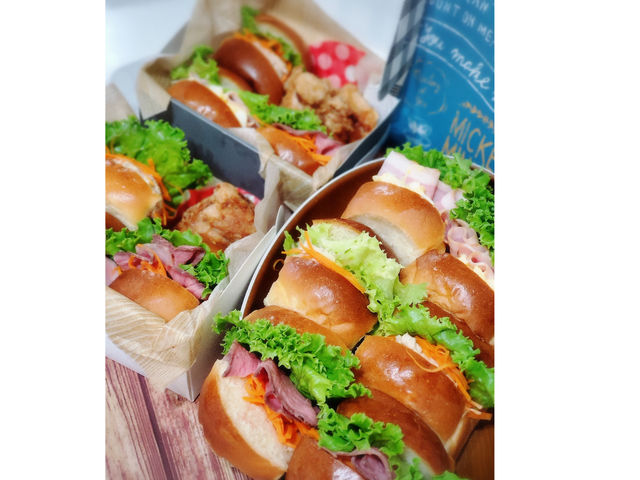 COMUGI�p������