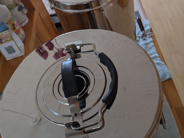 ���h���������p�̃X�e�����X�^���N�ł��B�򐅂��^���N�ɓ����3�������Đ������Ă��܂��B_�e�������^�P�_