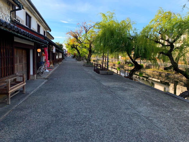 atelier��gallery�u�y�ƌ��v�͑q�~��ɖʂ����ꏊ�ɂ���܂��B_atelier&gallery �y�ƌ�