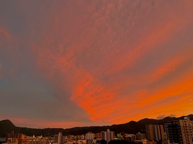 �ʕ{�̗[�Ă��̔������ɂ����Ƃ��_Bac wave of beppu