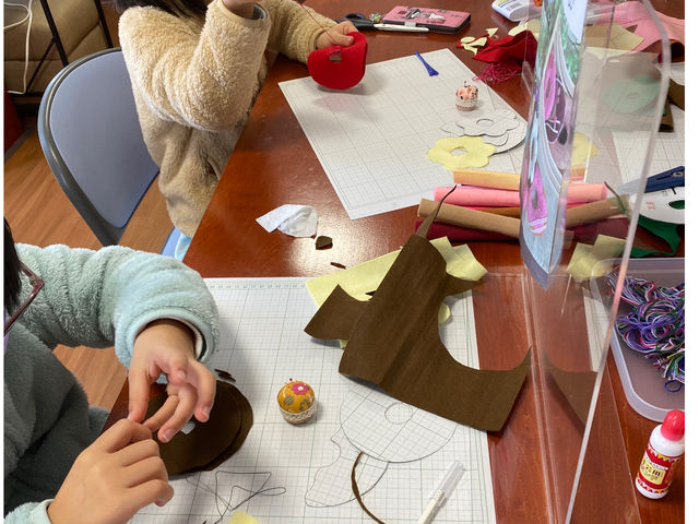 �L�b�Y���[�N�V���b�v�̗l�q
�t�F���g�̃h�[�i�c���_�͂҂����H�[