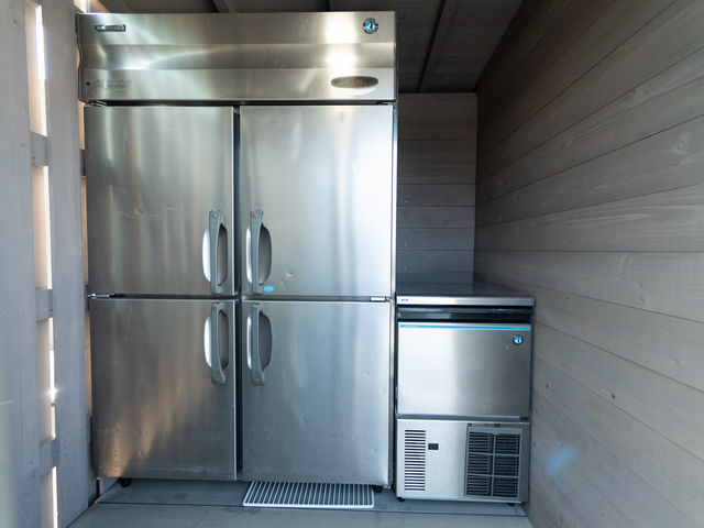 �①�ɁE�Ⓚ�Ɂi���L�X�y�[�X�j_Roof BBQ-Park Ito