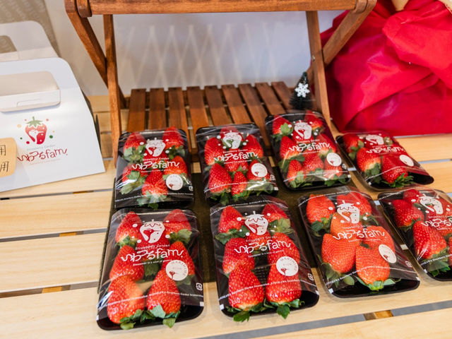 �����������݂��Ă��܂�_Strawberry Garden �����fam.