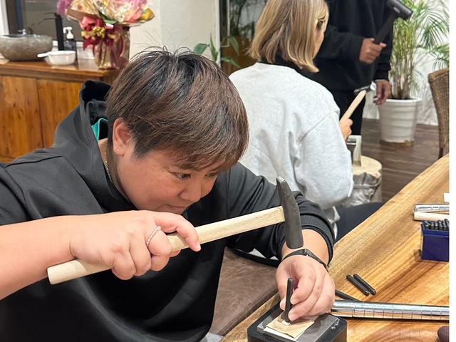 �w�ցA�l�b�N���X�A�o���O���A�Ȃǐ���\�ł���_RAVINA OKINAWA