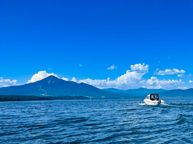 ���c��΂̗Y�傳�ɑ����̂�
�ڂ̑O�ɍL����̂́A�܂�ŊC�̂悤�ɗy���ޕ��܂ő������ʁA��ݍ��ނ悤�Ȕ֒�R�̐�i�B���̗Y�傳�ɁA�����Ƃ��Ȃ�����������͂��B_JMRA�{�[�g�h���C�r���O �y���c��΁z