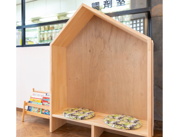 �V�R�؂̃x���`�̃L�b�Y�X�y�[�X_�����̏t���������