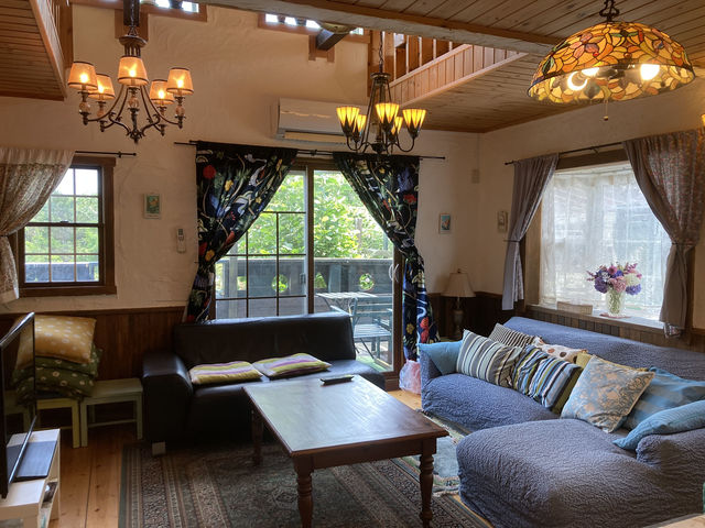 ���Ɩ؂̎� �z���z�b�N ���r���O_Garden and Cottage ���Ɩ؂̎�