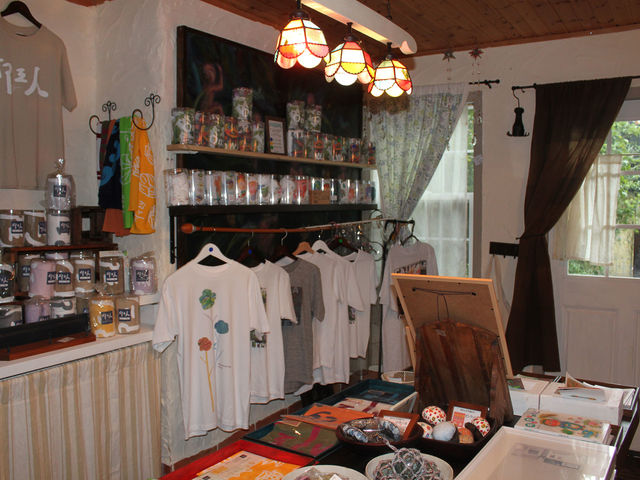 shop�E��t_Garden and Cottage ���Ɩ؂̎�