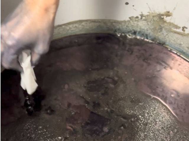 �t�̕\�ʂɐԎ��F�̌����тт���������A���悢�旕�̐F�������o����n�߂܂��B_���ʃN���t�g�J�t�F