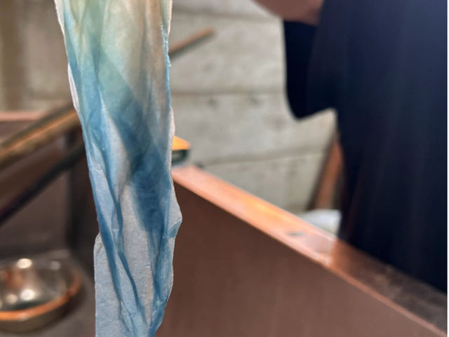 �E�l�̎�ɂ���đ�؂Ɉ�Ă�ꂽ�t�́A�Ԃ��Ȃ��^�����ȕz��[���ւƐ��ߏグ��͂�~���܂��B_���ʃN���t�g�J�t�F