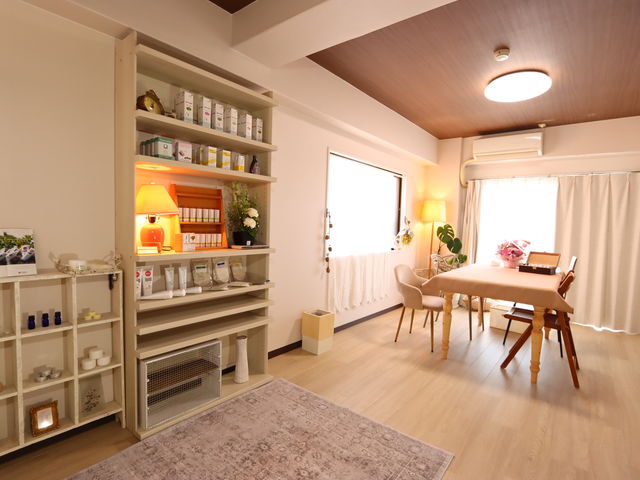 ƂvCx[gԂłB_A}XN[&TCabone ~ꉹ~