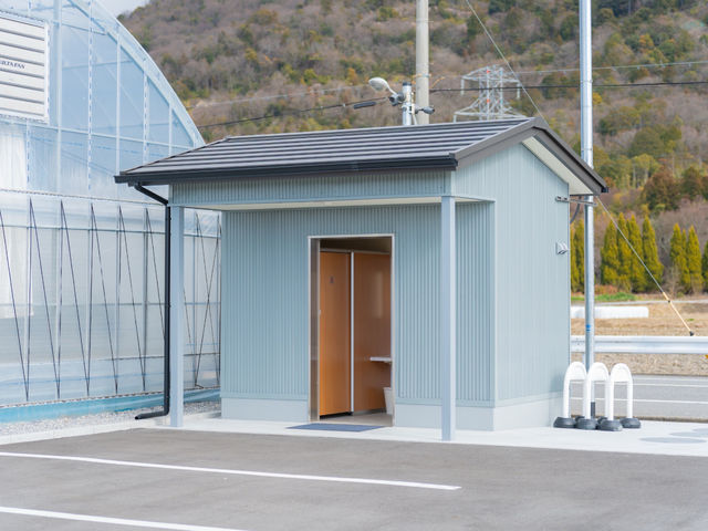 �j���ʂ̐���g�C���������Ă��܂�_STRAW VILLAGE(�X�g�����B���b�W)