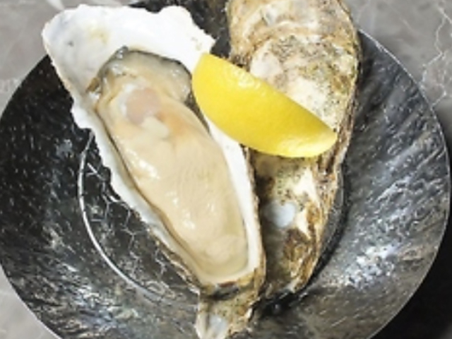 Oyster bar&Steak house TOMMY CLUB�̎ʐ^1