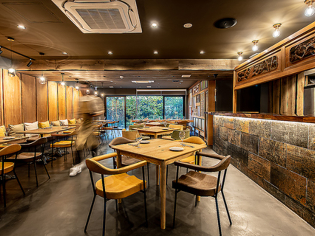 ���̔��y�C�^���A�� CAMOS �J���X�̎ʐ^1