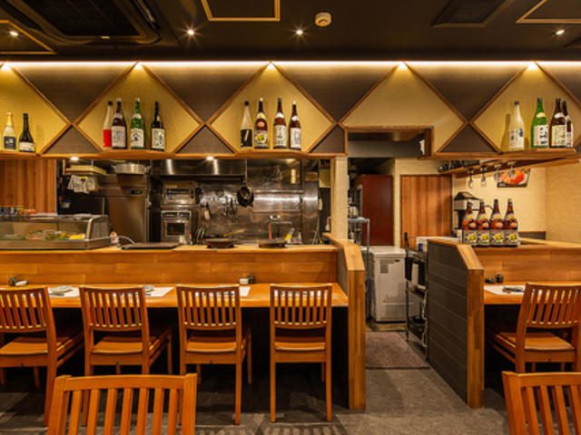 ����΂�� ���ۃZ���^�[ ���É��w�X�̎ʐ^1