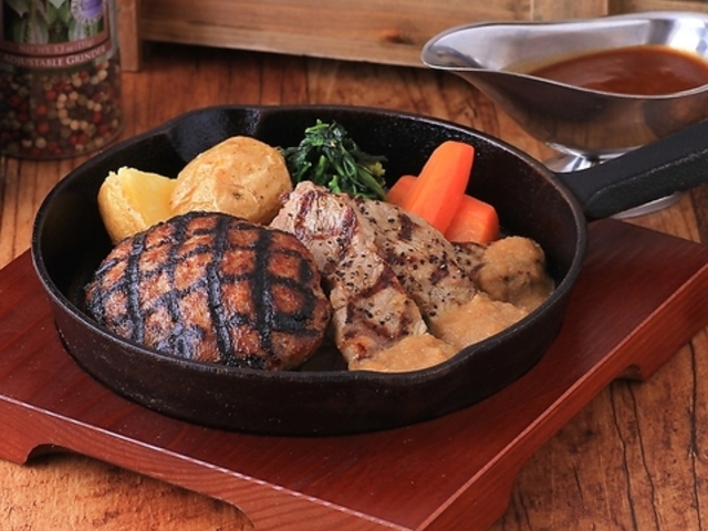 PIER 30 GRILL Xe[VVeBX̎ʐ^1