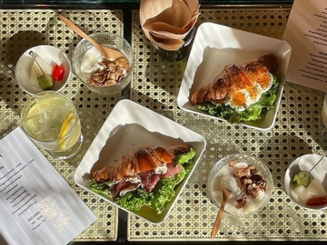 SUR+COFFEE �V���[���v���X�R�[�q�[�̎ʐ^1