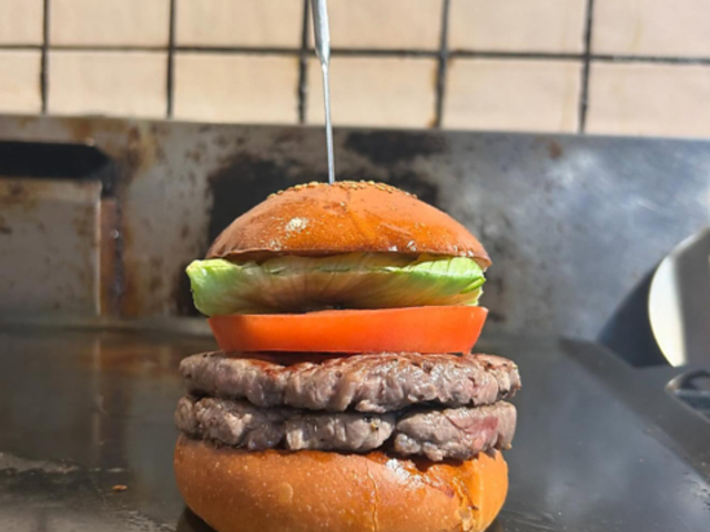 Kento s Burger �P���g�Y�o�[�K�[�̎ʐ^1