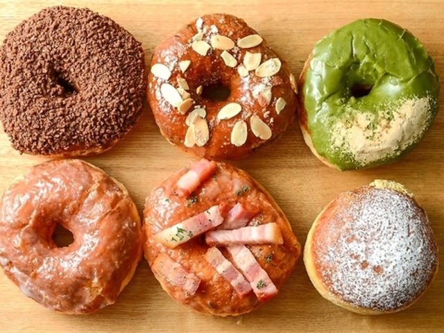 Crown NE Hamburgers Agata Donuts Cafe̎ʐ^1