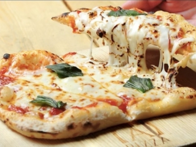 A PIZZA �G�[�s�b�c�@ �r�ܓ��ʂ�{�X�̎ʐ^1