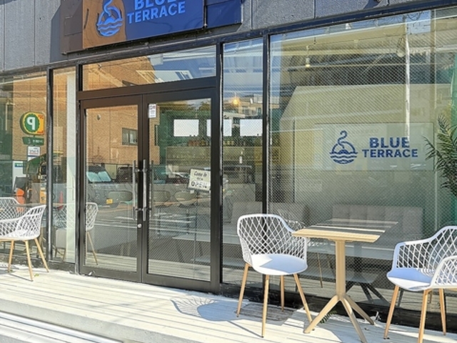 BLUE TERRACE �b����X �V�[�V��&�h�b�O�J�t�F�o�[�̎ʐ^1