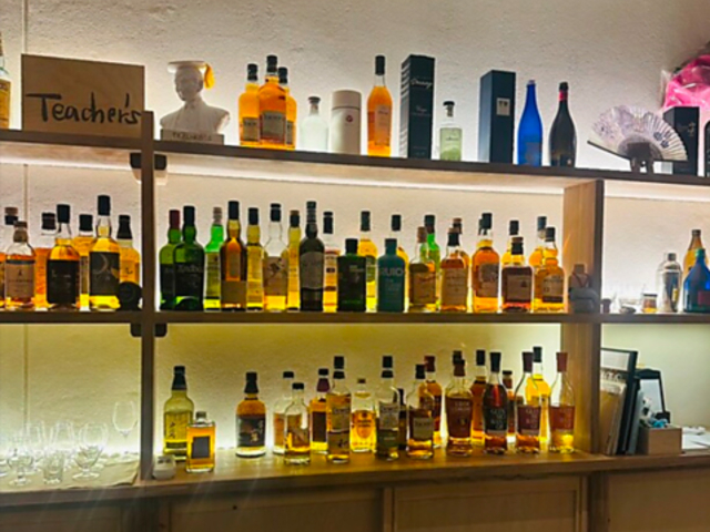 BAR teacher s �o�[ �e�B�[�`���[�Y�̎ʐ^1