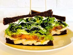 SAKASALIGHT SANDWICHES �ȖؓX�̎ʐ^1