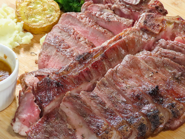 GRILL STEAK FAMILIA�̎ʐ^1