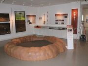 ꕶ̊wюɁEqق̎ʐ^1