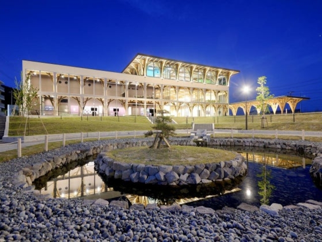 ��ƒ������𗬃Z���^�[����������̎ʐ^1