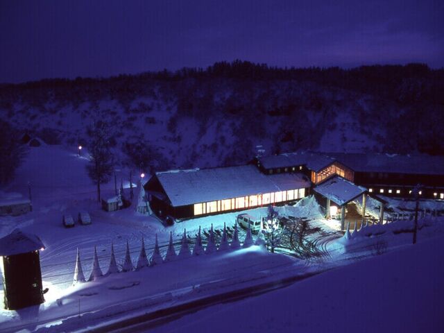 �i�X�e�r���E���̎R