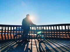 ���R�s�����^�T�C�N���uO-cycle(���[�T�C�N��)�v(�܂��̉w�v�G�ʊ�)�̎ʐ^1