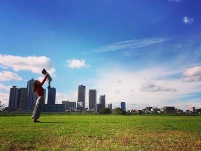 �����i����